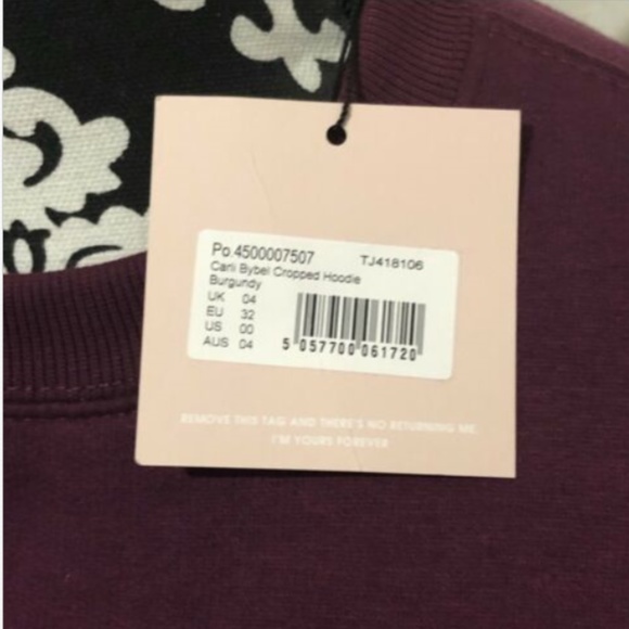 Carli bybel & missguided cropped sweater NWT - Picture 4 of 4